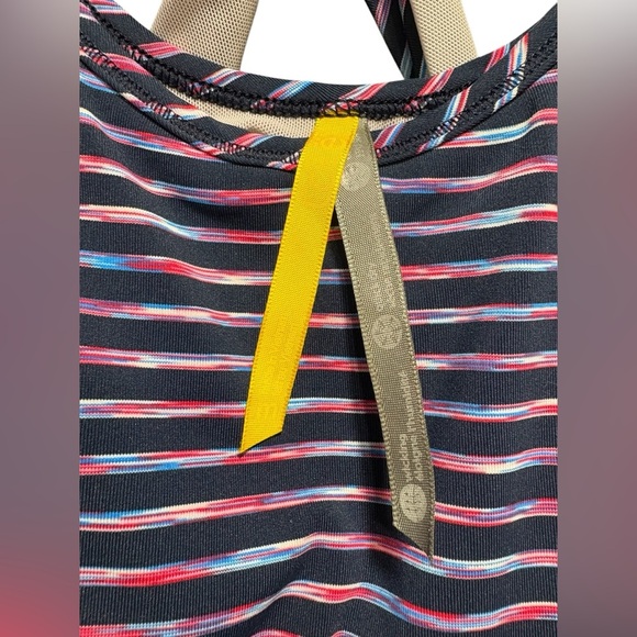 LolΓ«, Tank Top Cross Strap, Medium, Navy, Blue, Pink πββοΈββ‘οΈ - Picture 5 of 9